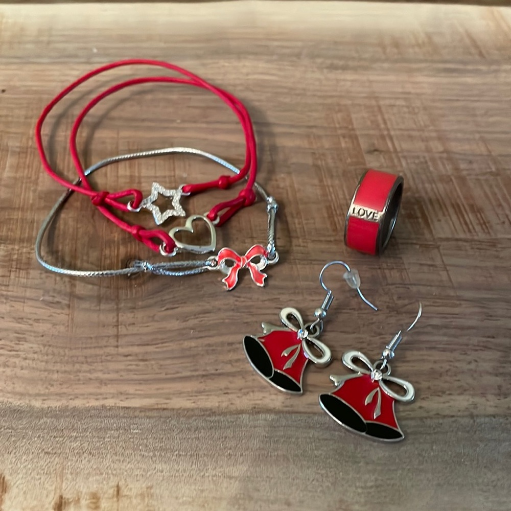Xmas jewelry set.